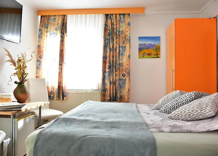 Sobe - Stremljan Ljubljana Gæstehus 3*